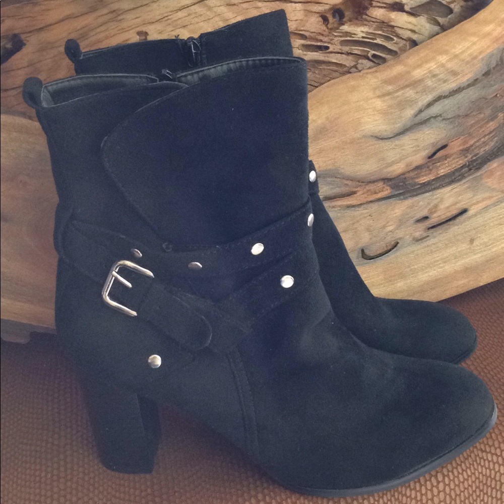 Hot Kiss Size 11 Black Bootie